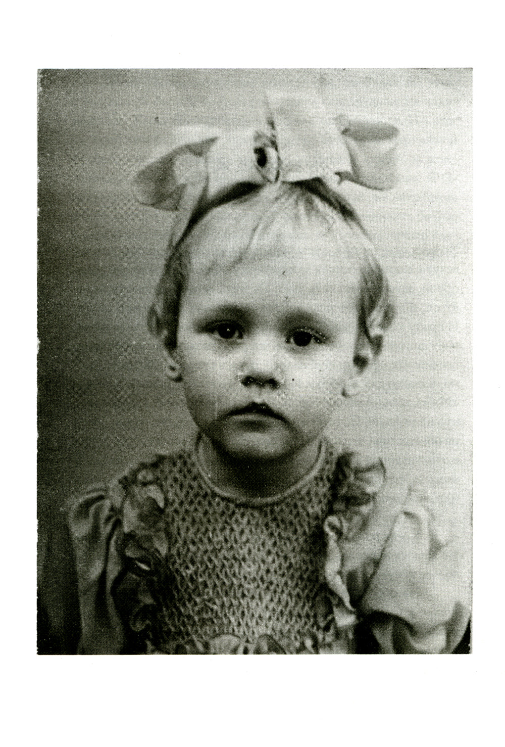 Режиссер сказал одевайся теплее, тут холодно (пер.)