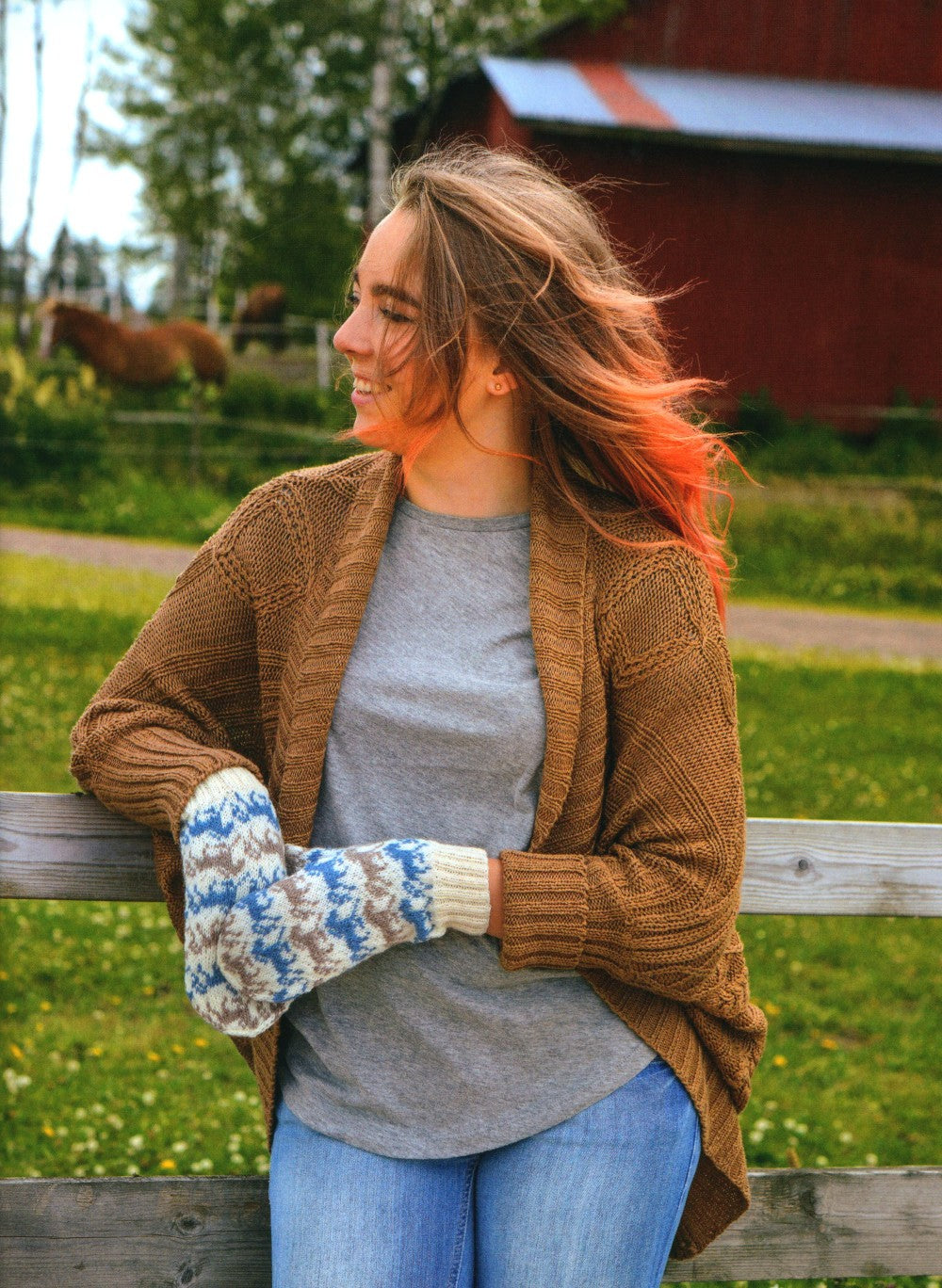 Дизайнерский жаккард. Вяжем варежки и носочки на спицах!: 20 невероятных прое...