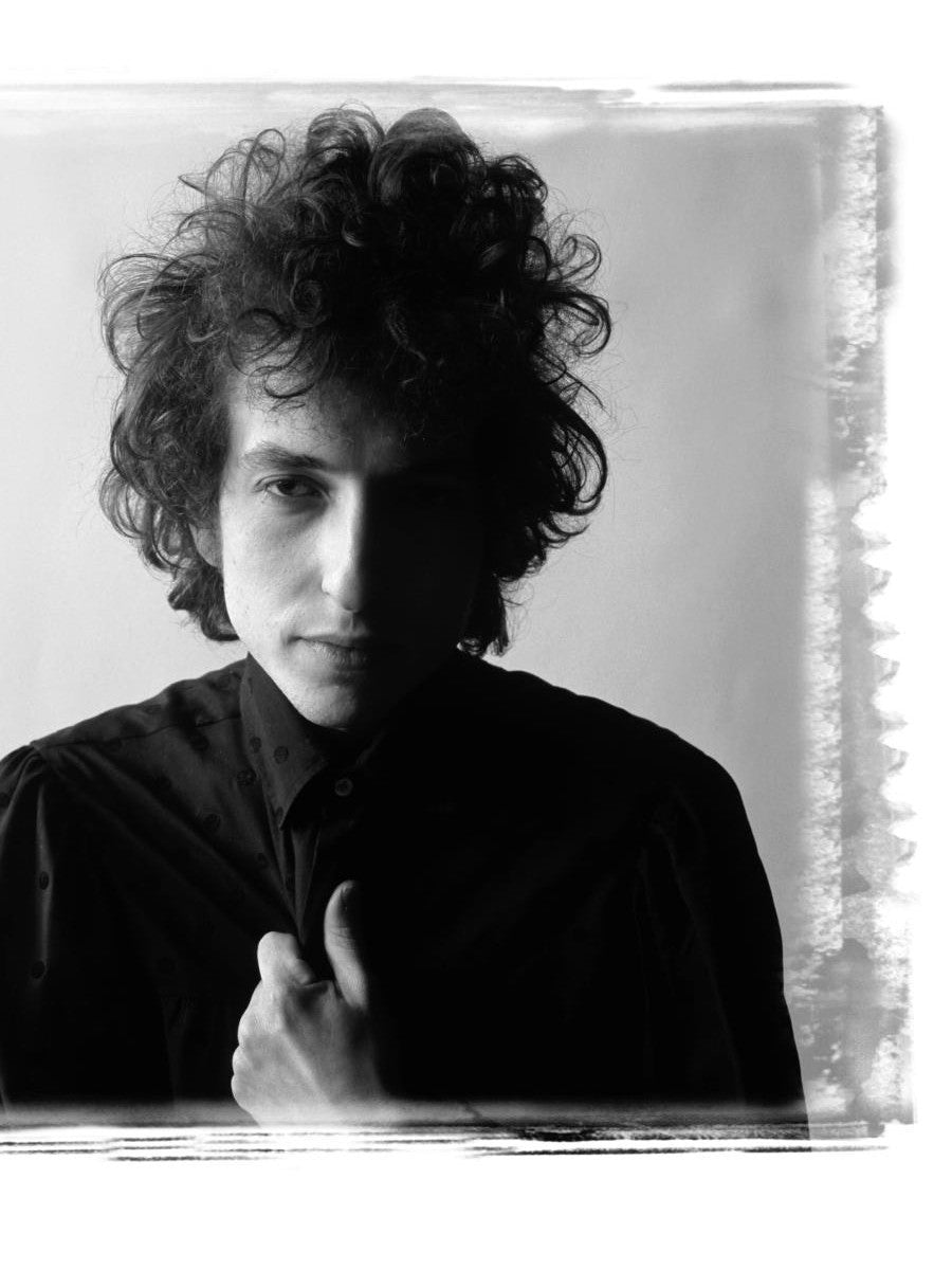 100 песен и портретов