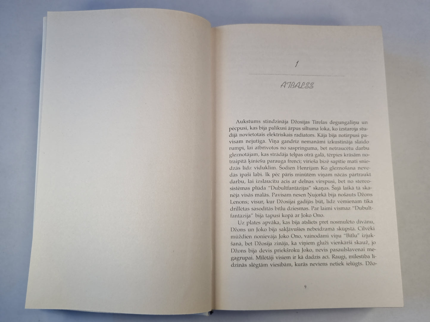 Uzgleznot melnā (LAT)