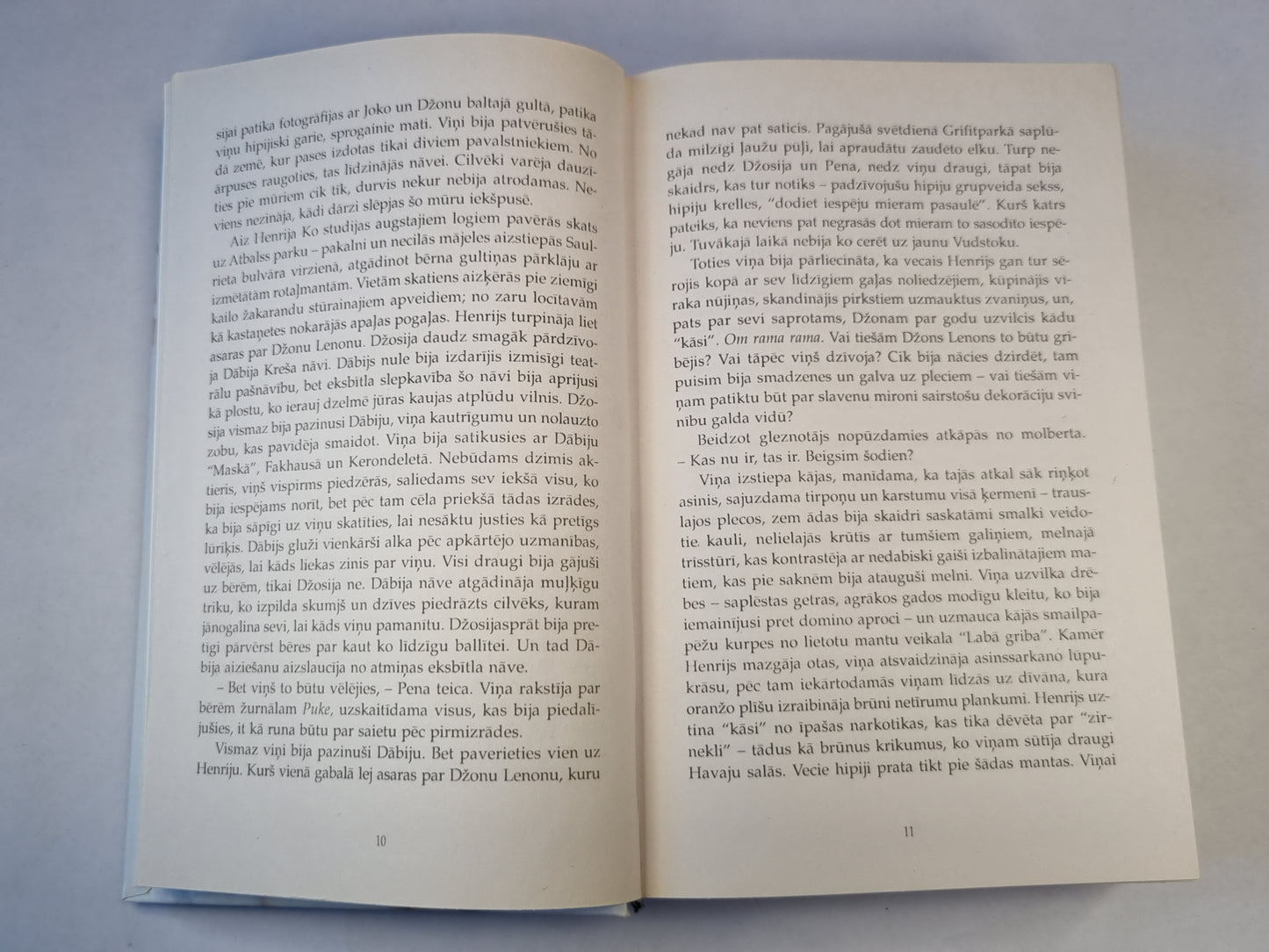 Uzgleznot melnā (LAT)