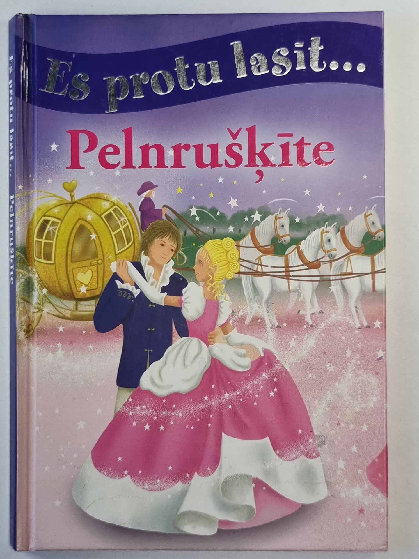 Es protu lasīt... .Pelnrušķite