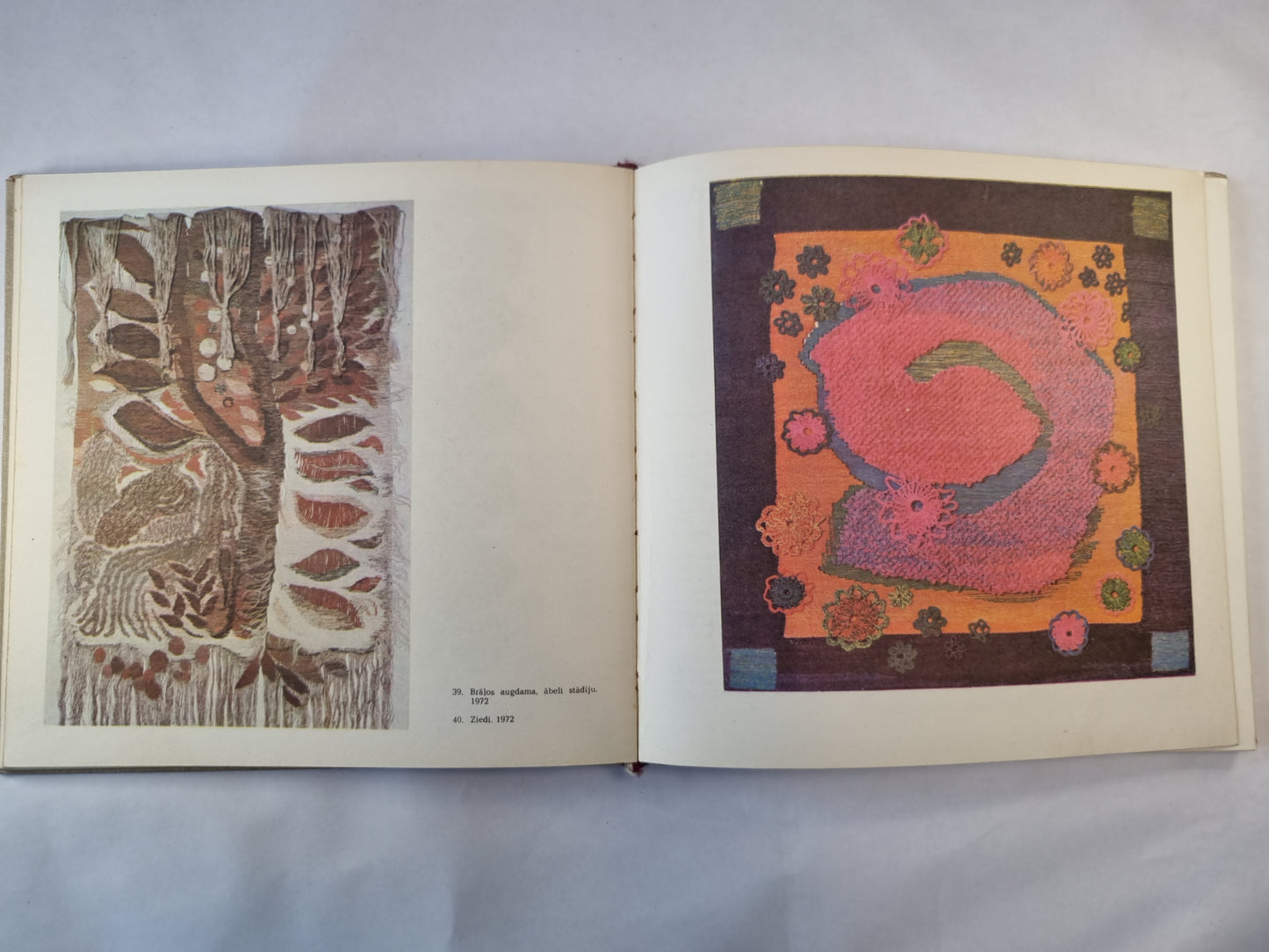 Latviešu mūsdienu dekoratīvie audumi