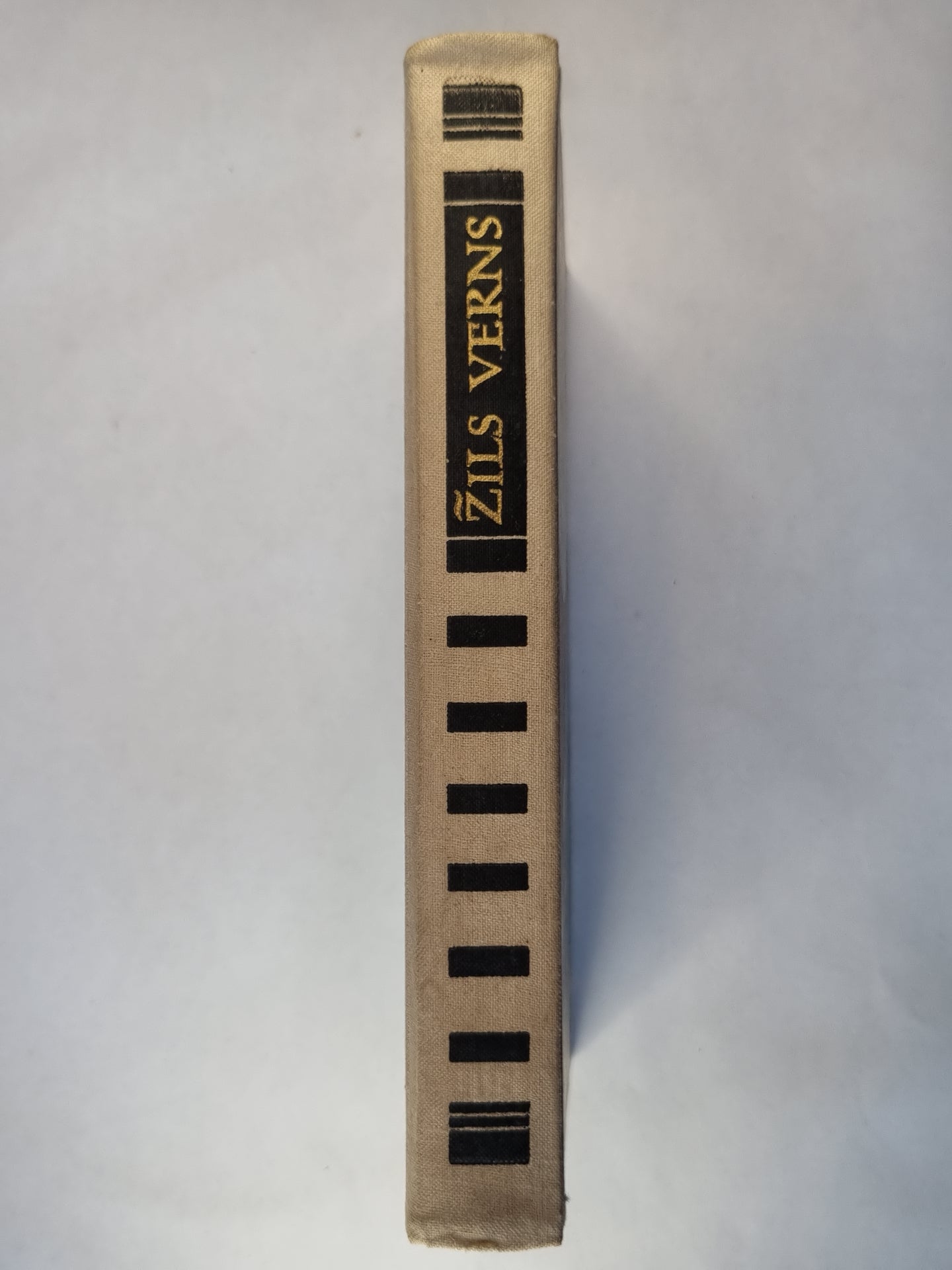 20000 Ljē pa jūras dzelmi