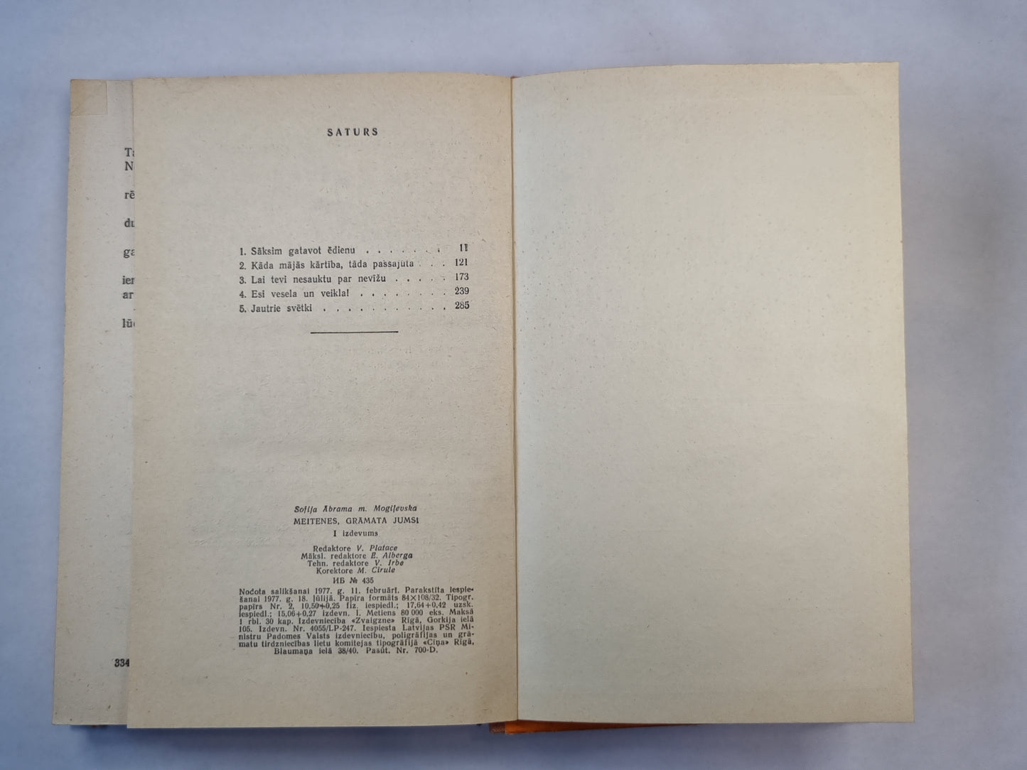 Meitenes, grāmata jums!