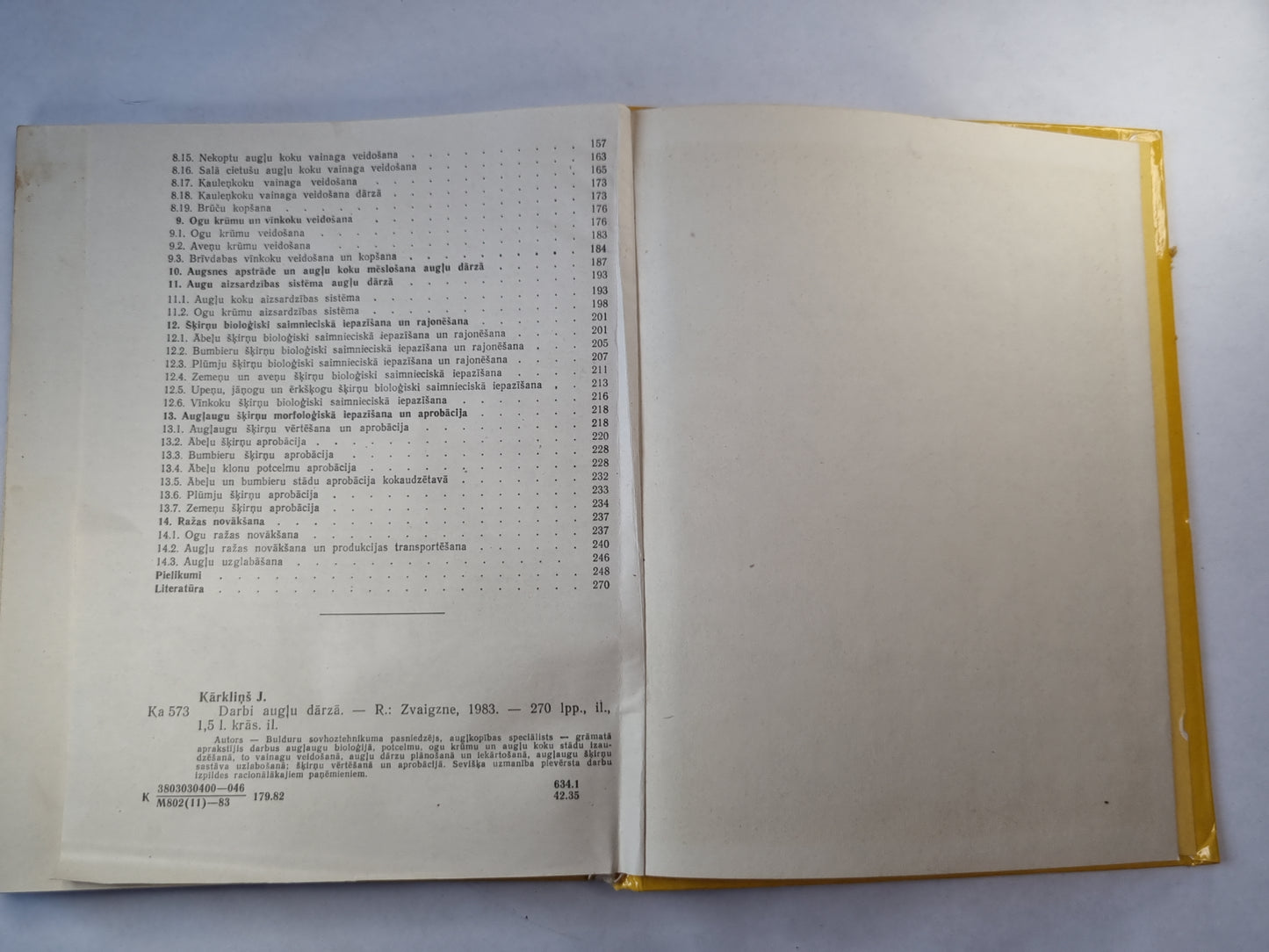 Darbi augļu dārzā