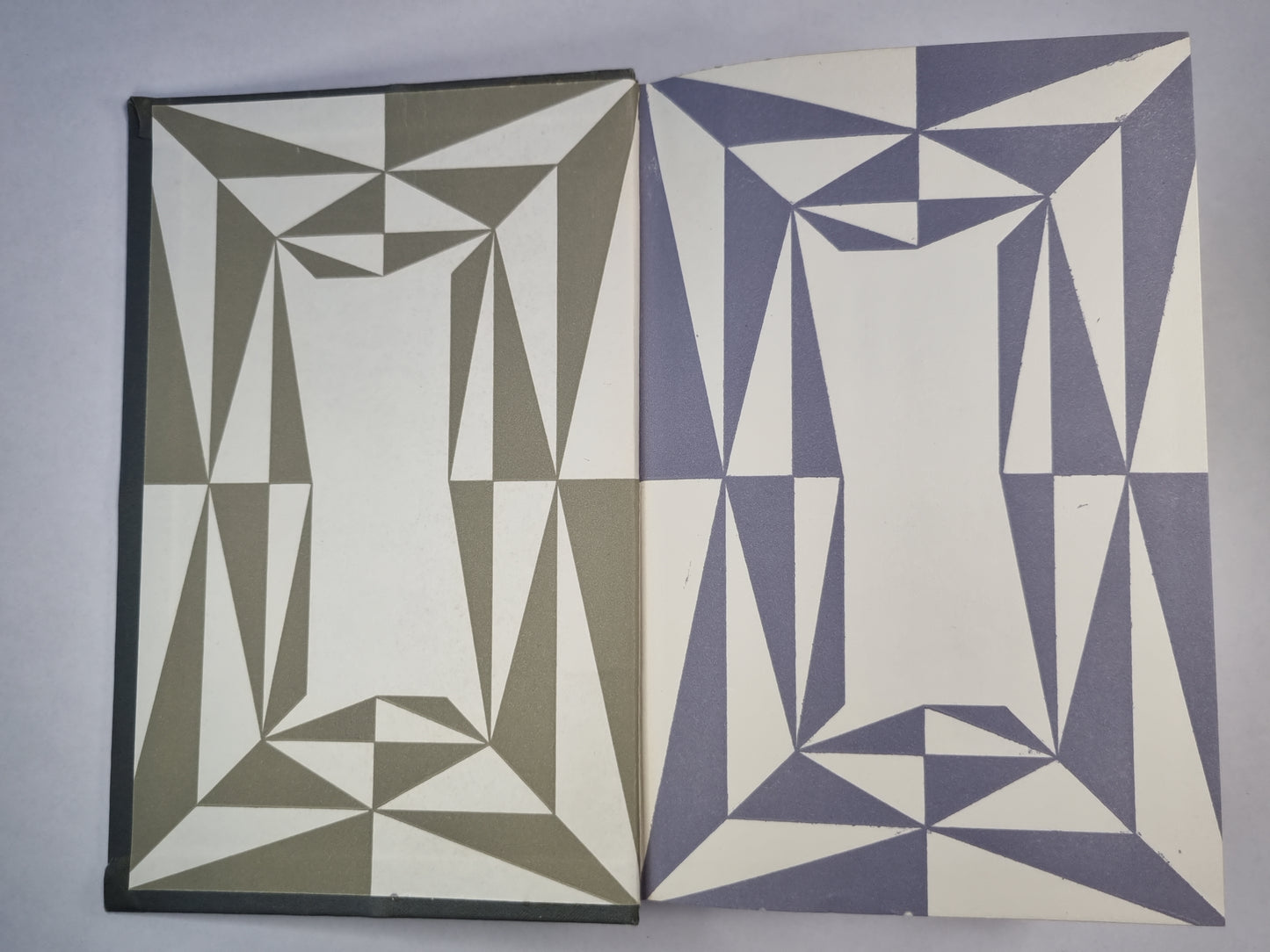 Атланты и Кариатиды