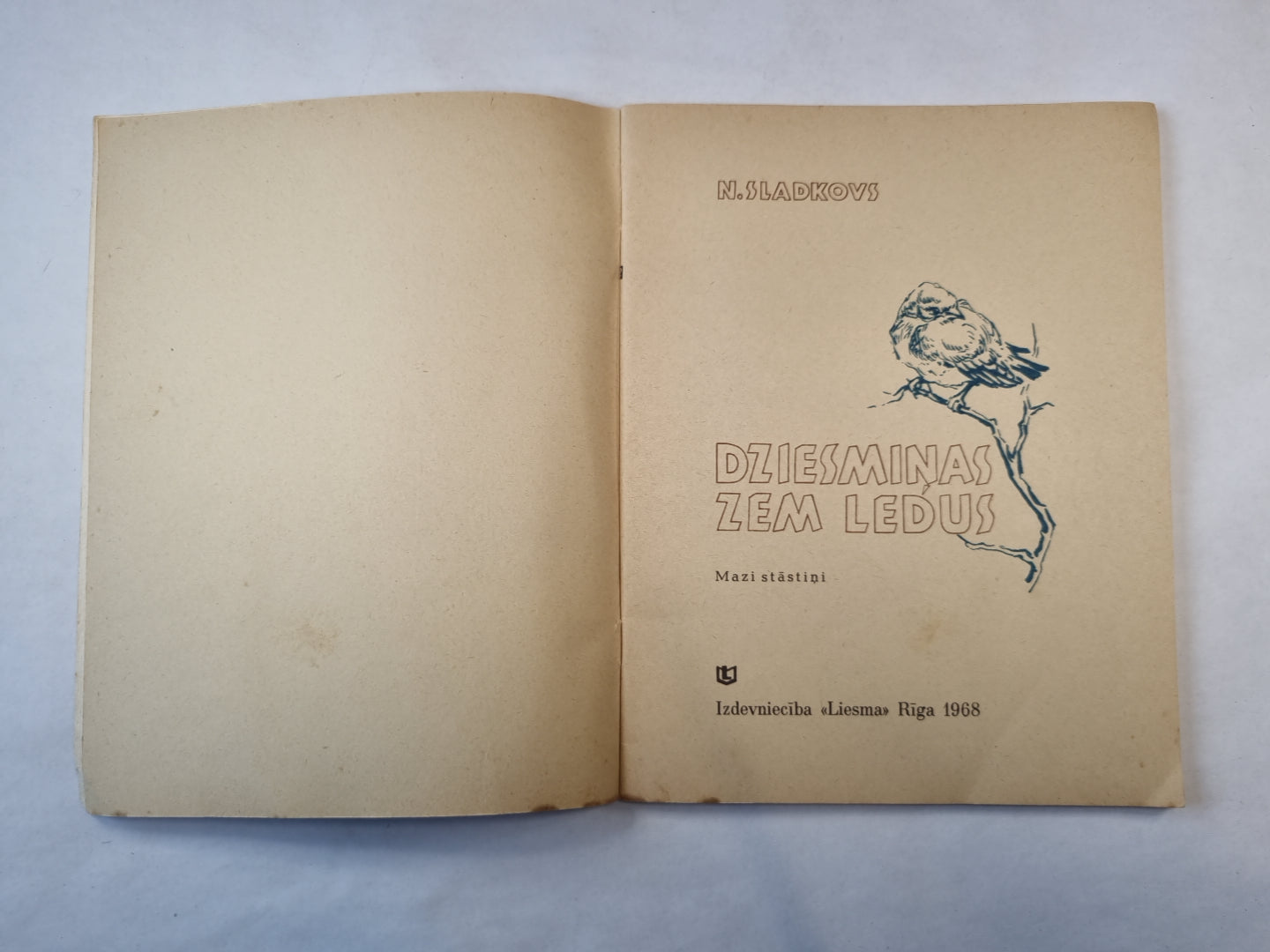 Dziesmiņas zem ledus