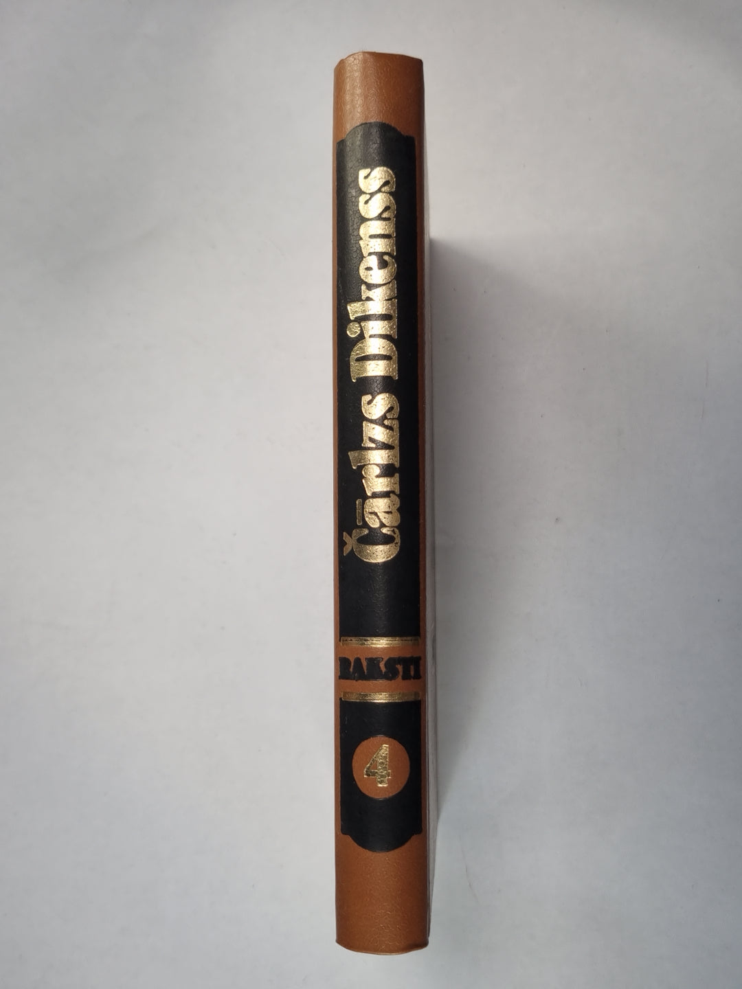 Č.Dikenss. Kopoti raksti 4. Nikolass Niklbijs. 1.grāmata