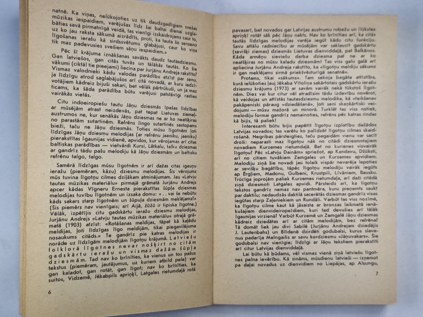 Visu gadu dziesmas krāju