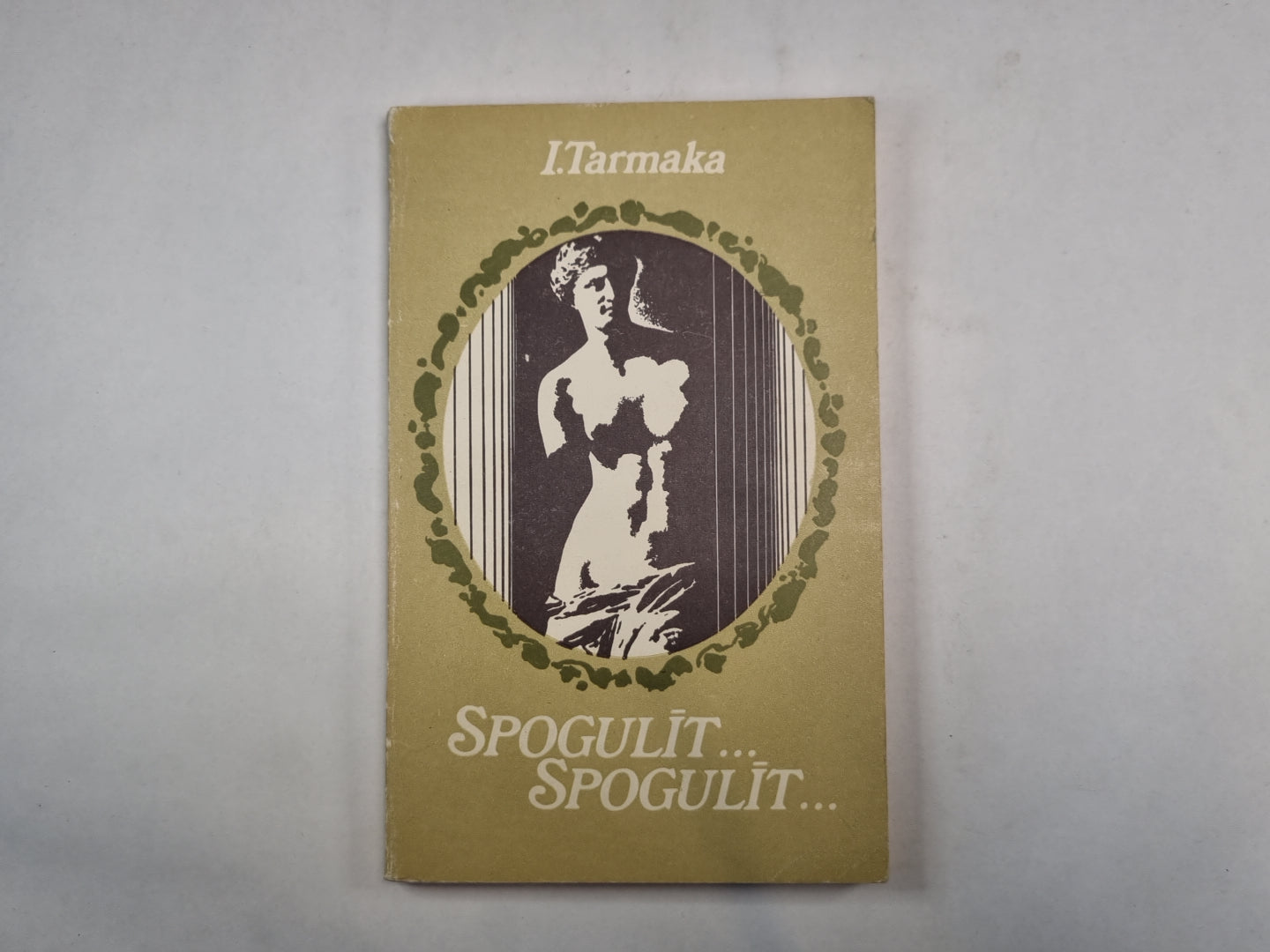 Spogulīt... Spogulīt...