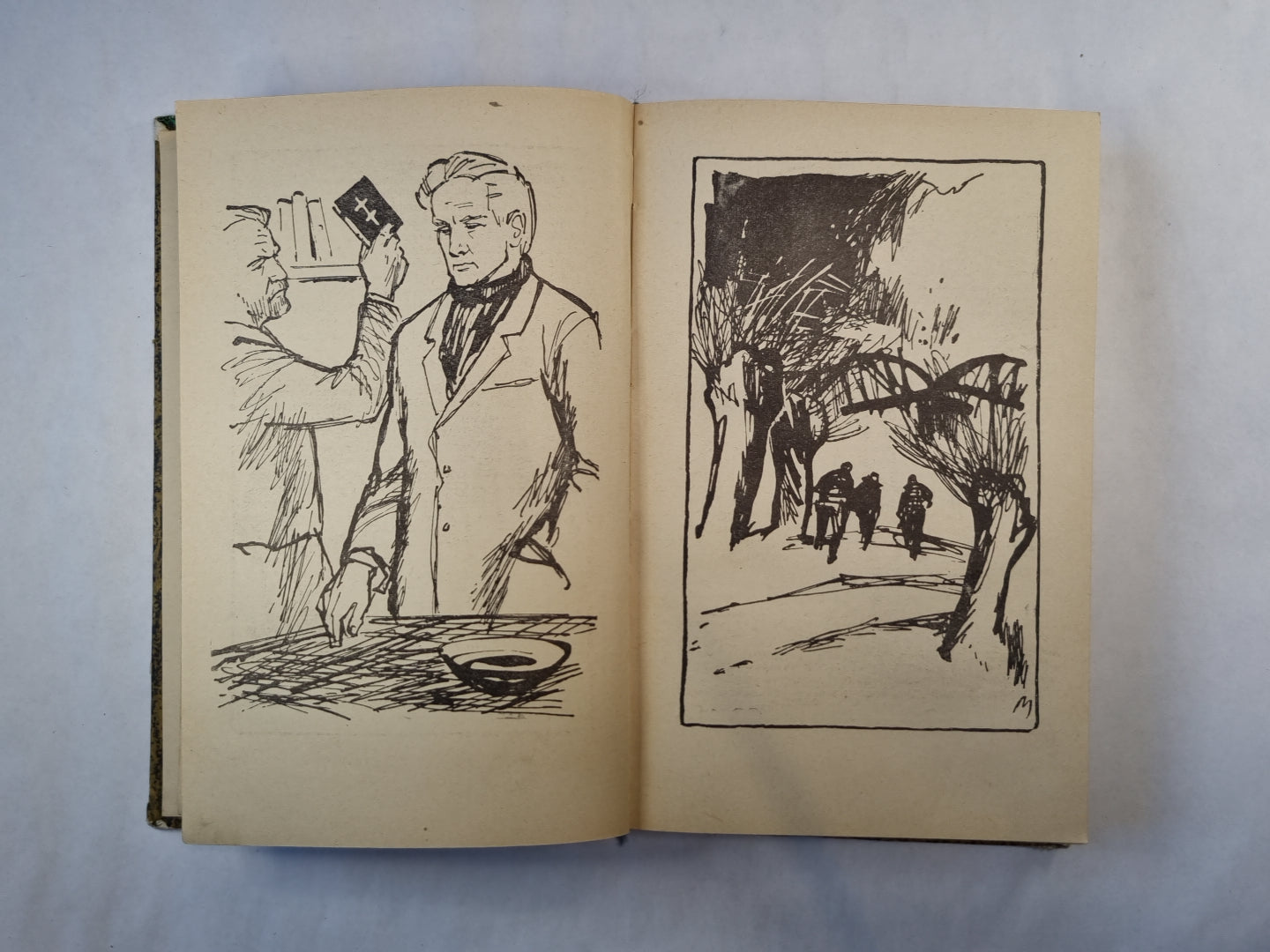 Каска с каштанами