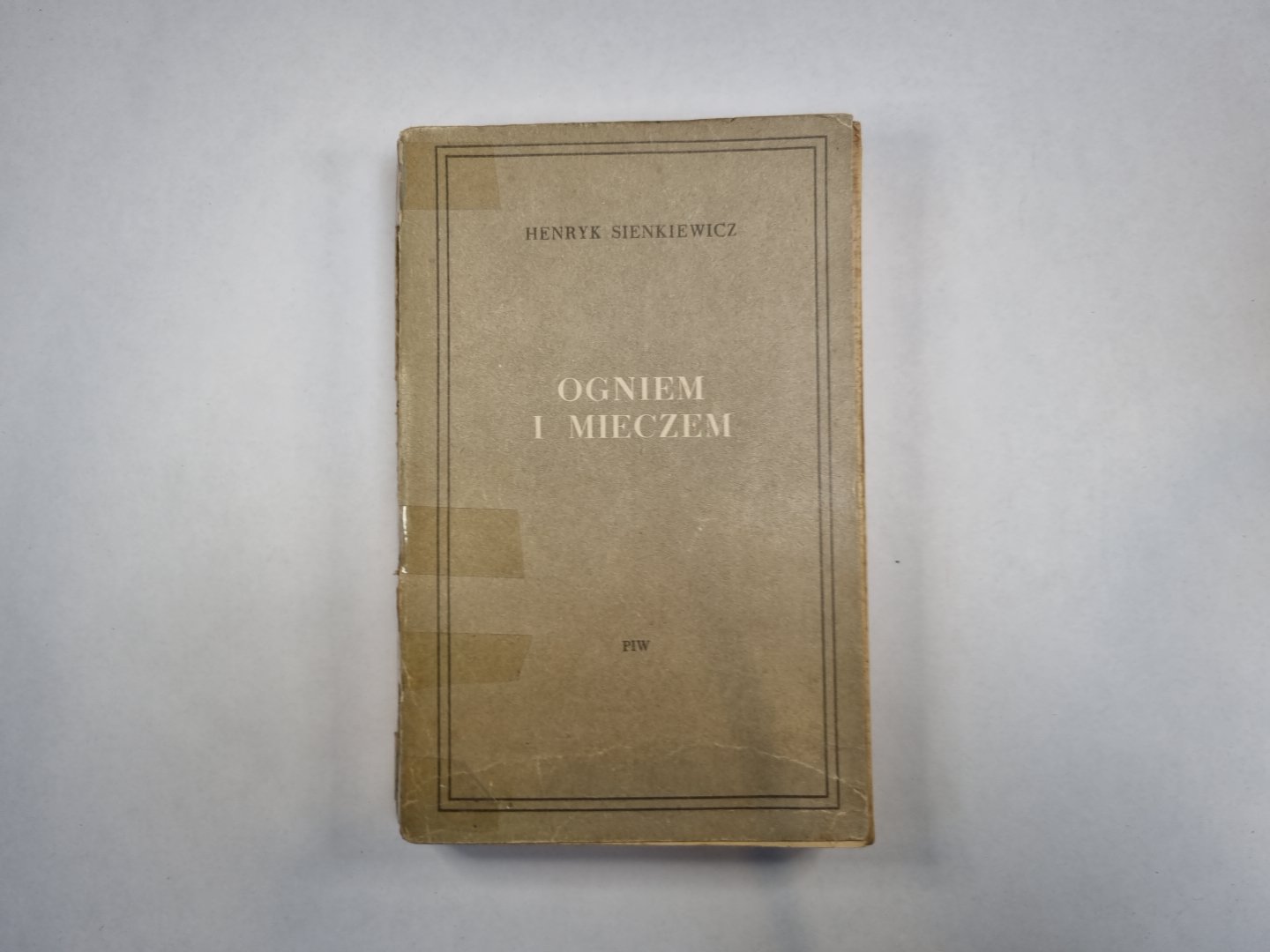 Ogniem i mieczem. Tom 1