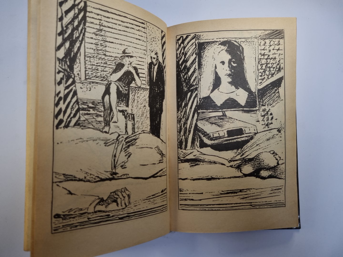 Плохие вести от куклы. Тайна маленький парашютиста. Тайна ''''Кукабурры''''