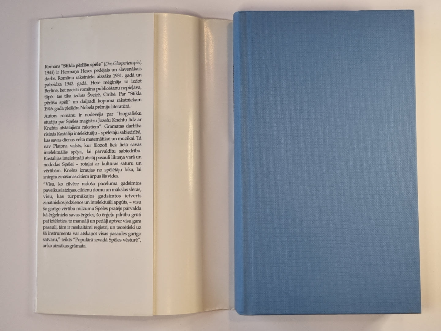 Stikla perlīšu spēle