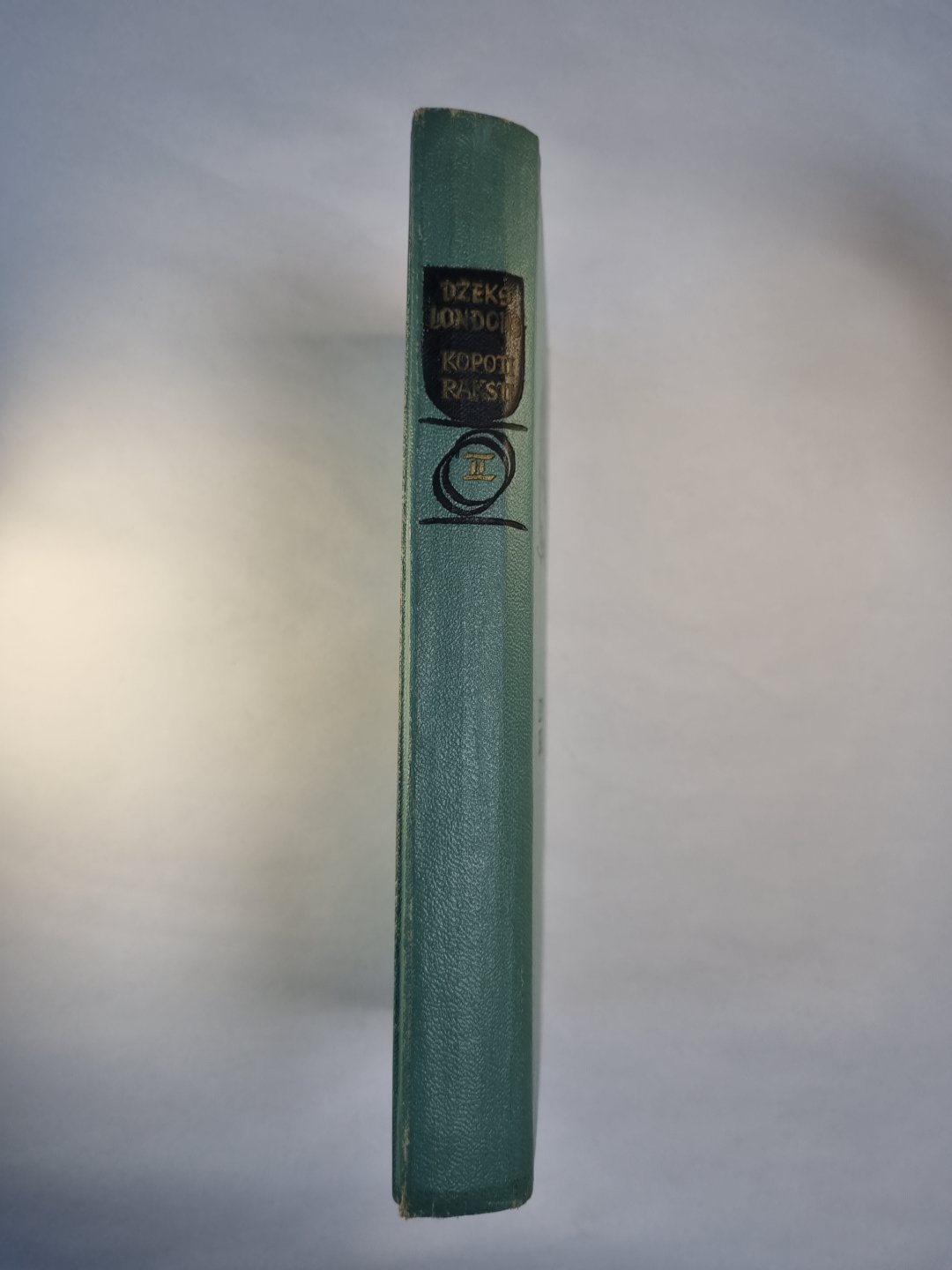 Dž.Londres. Kopoti raksti 2. Sniega meita. Bals Senču. Spèle