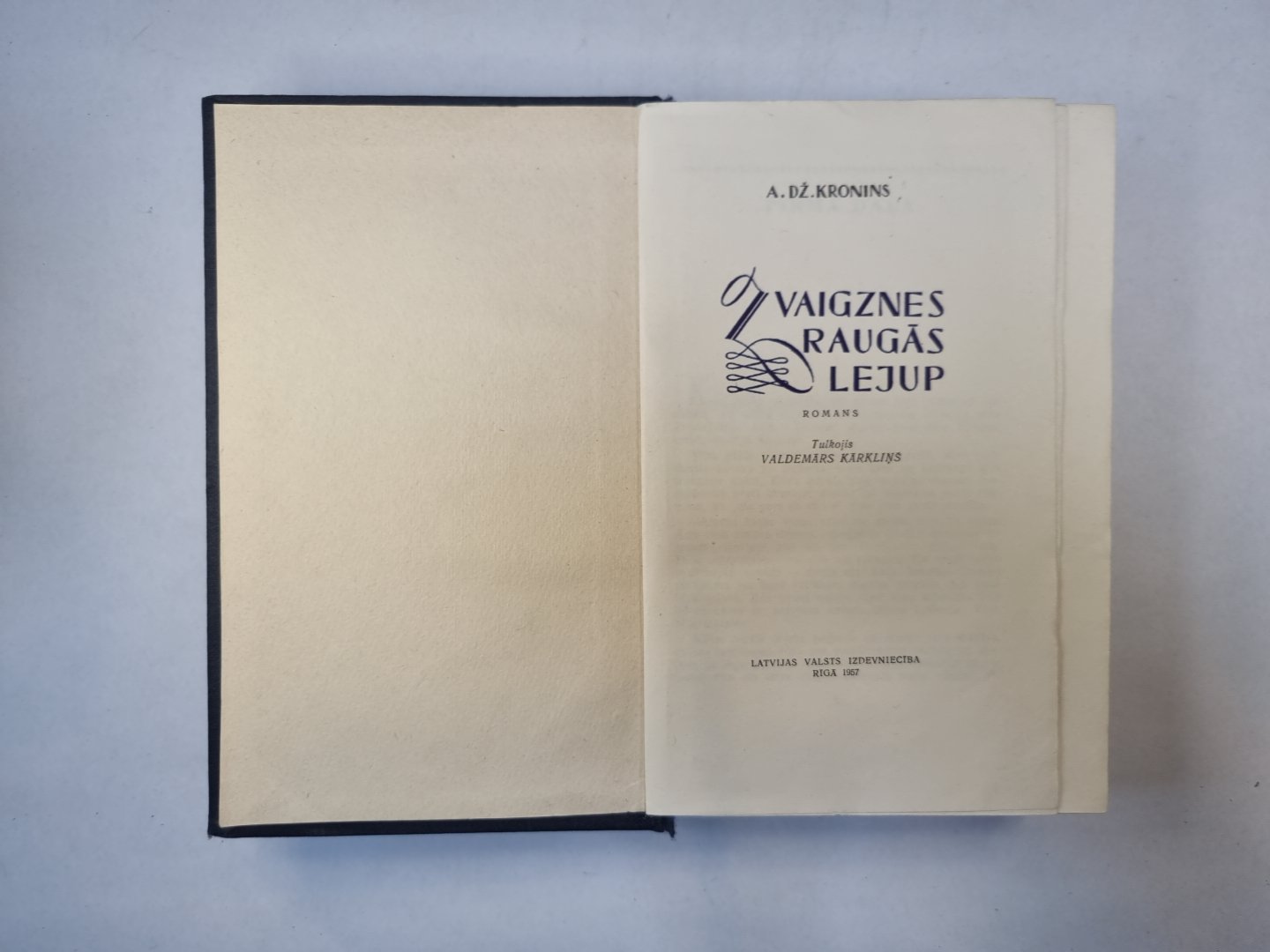 Zvaigznes raugās lejup