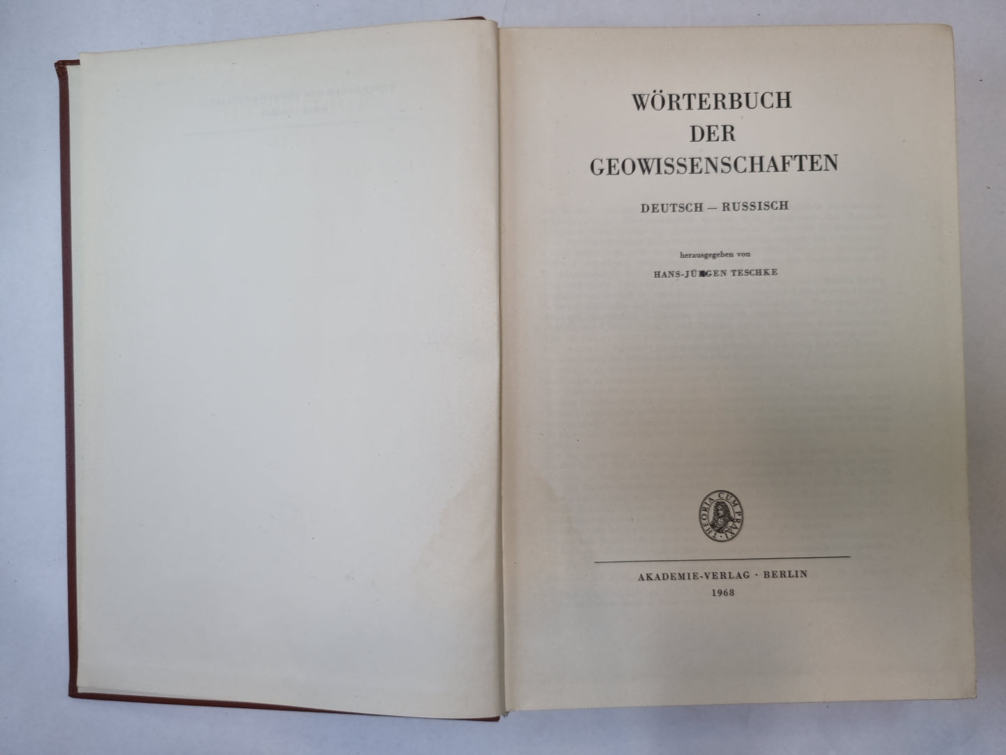 Worterbuch der geowissenschaften. Немецко-русский