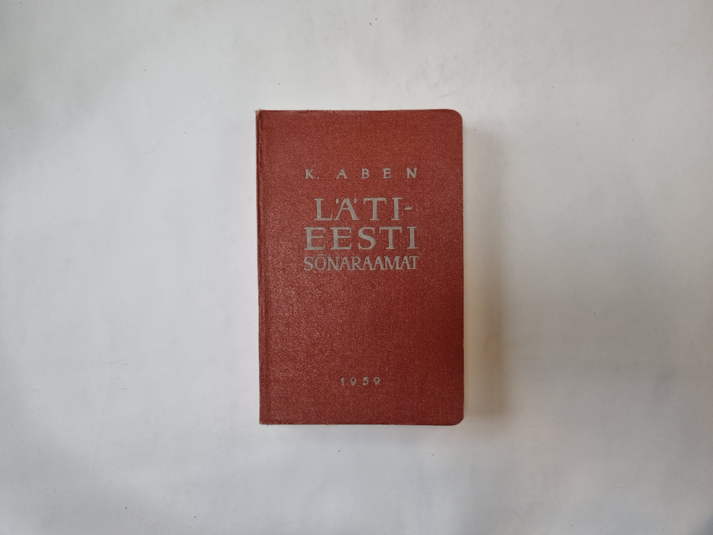 Lati-eesti sonaraamat