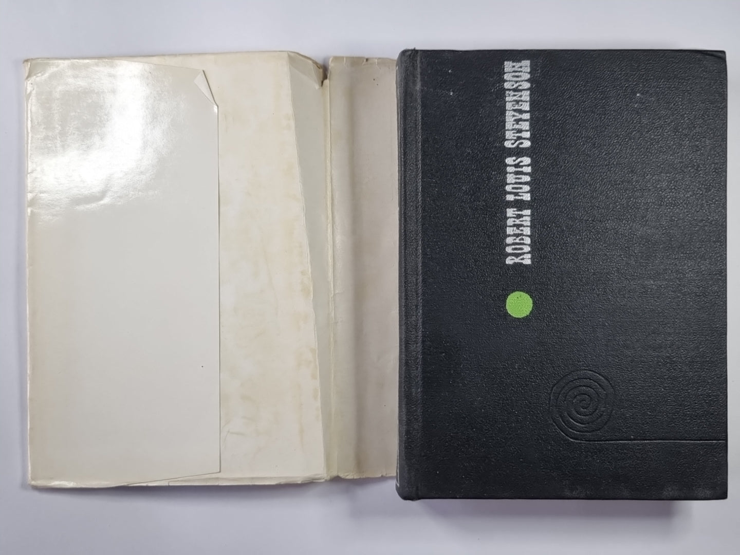 The Pavilion on the Links.Strange Case of Dr Jekyll and Mr Hyde and other stories, essays, poems