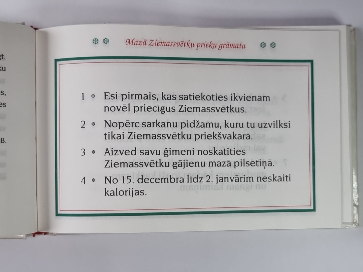 Mazā Ziemassvētku prieku grāmata