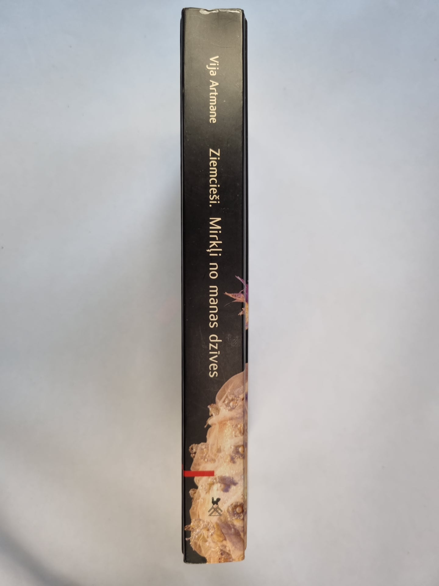 Земчеши. Миркли но манас дзивес (лат.)