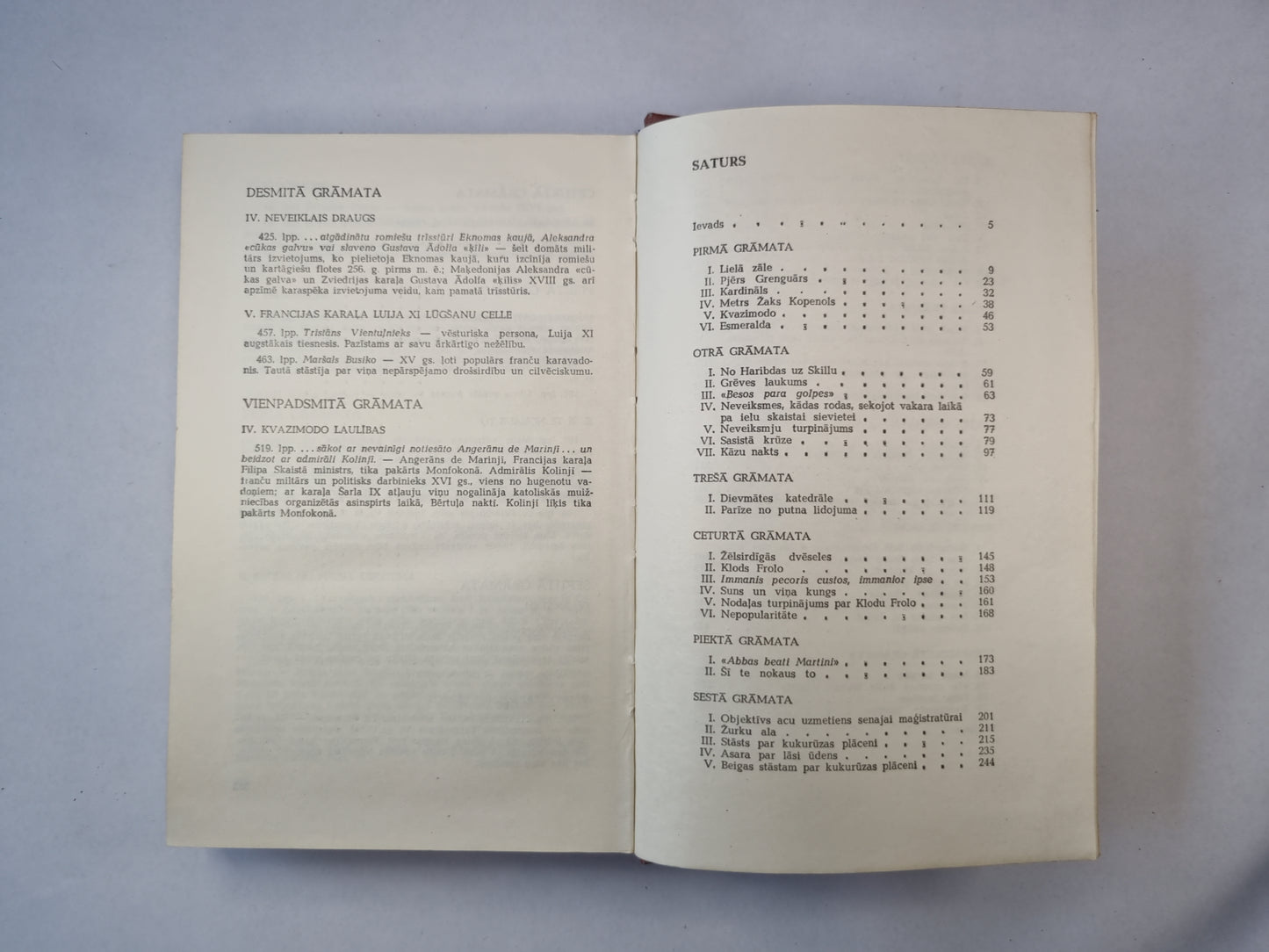 Паризес Диевматес катедрале. Римляне. (лат.)